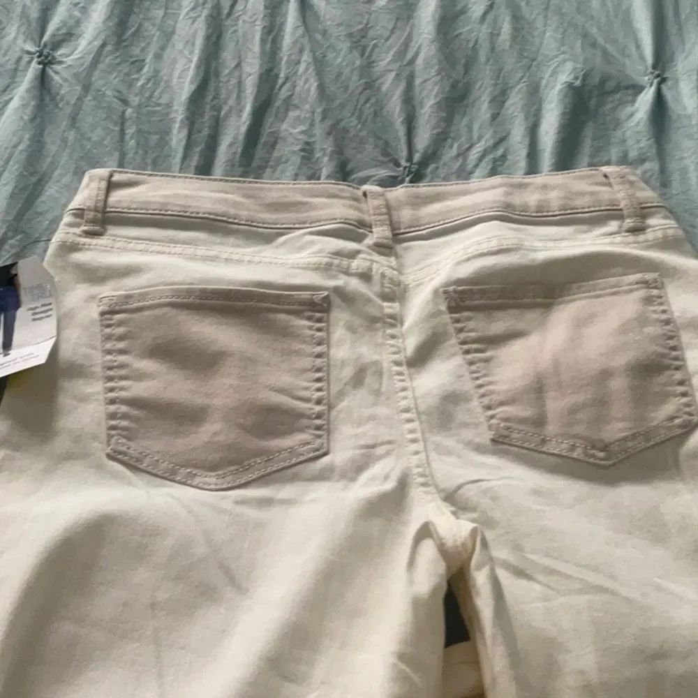 NWT SZ 10 Time and Tru Cream Tan Cuff High-Rise Straight Jeans - Picture 2 of 11